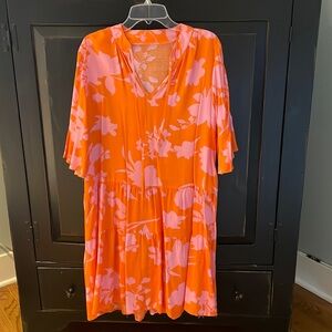 Flouncy comfortable dress with multi hem bottom